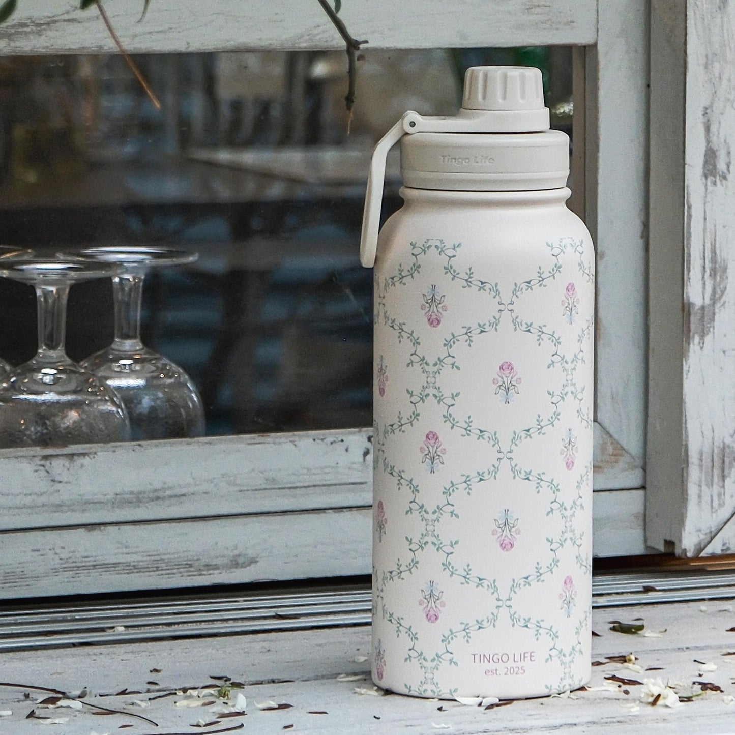 Tingo Life 32oz/1000ml Insulated Stainless steel water bottle - Vintage Victorian Vine Design