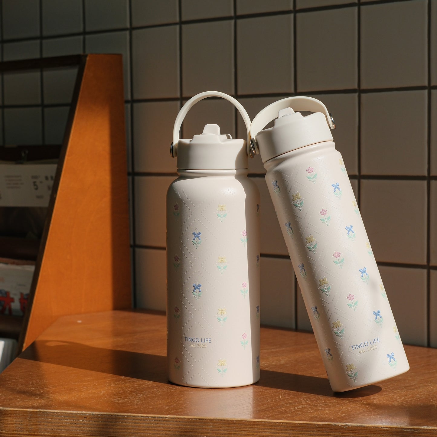 Tingo Life 32oz/1000ml Insulated Stainless steel water bottle - Iris Flower Design