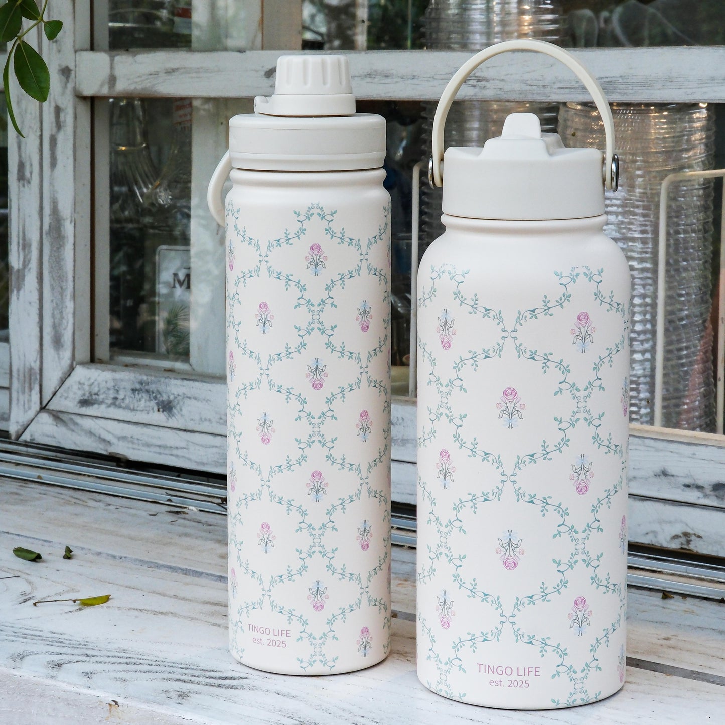 Tingo Life 25oz/750ml Insulated Stainless steel water bottle - Vintage Victorian Vine Design