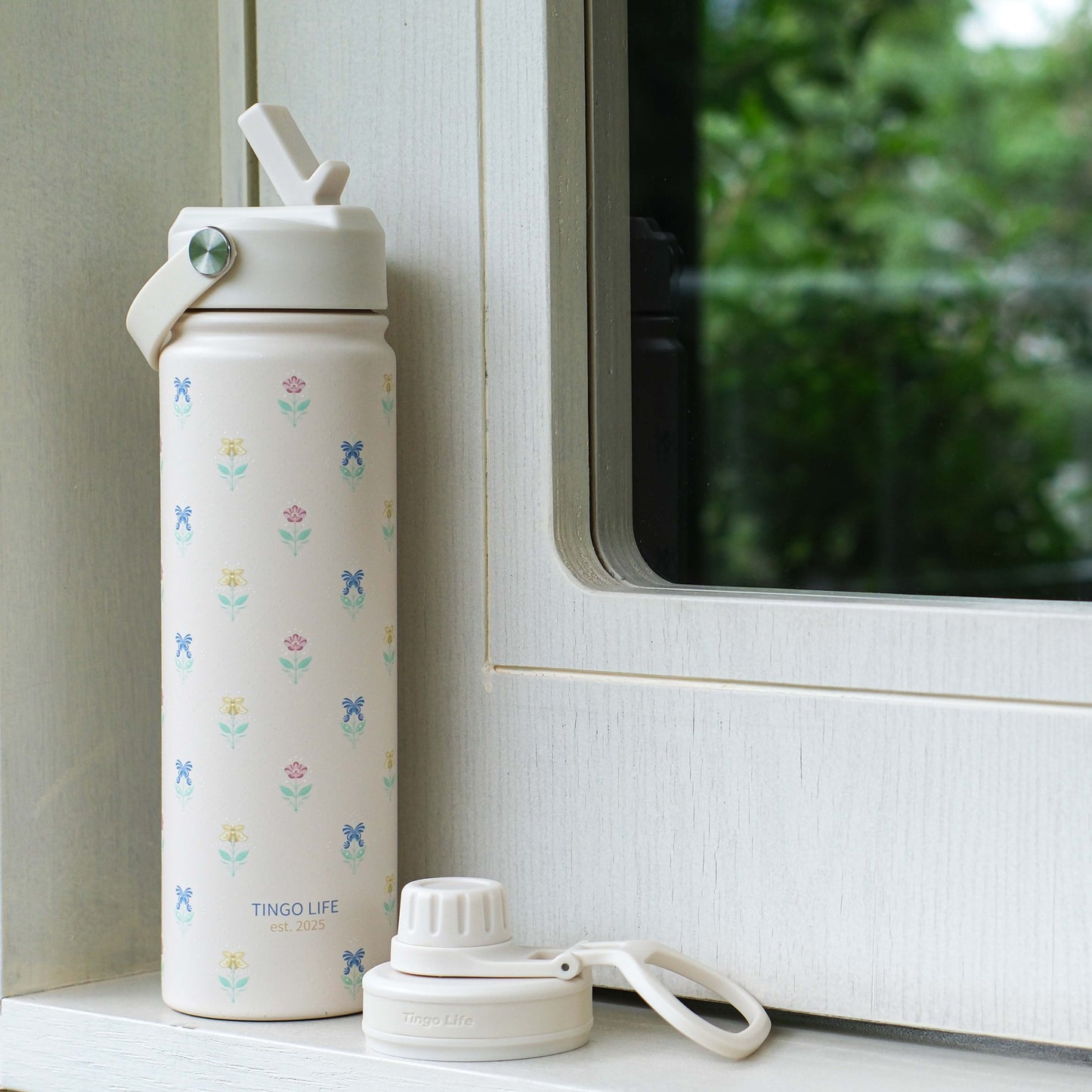 Tingo Life 25oz/750ml Insulated Stainless steel water bottle - Iris Flower Design
