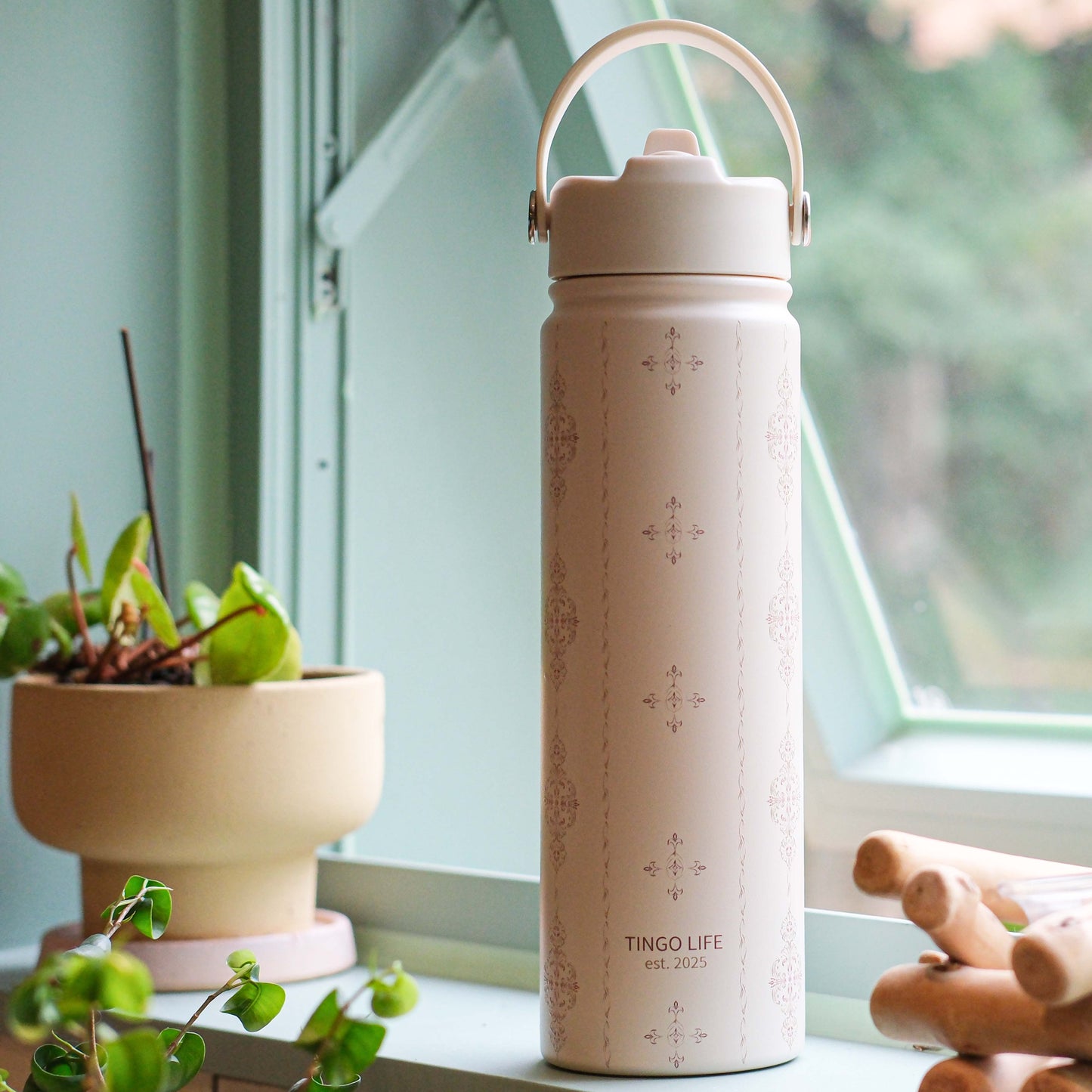 Tingo Life 25oz/750ml Insulated Stainless steel water bottle - Acanthus Leaves Design
