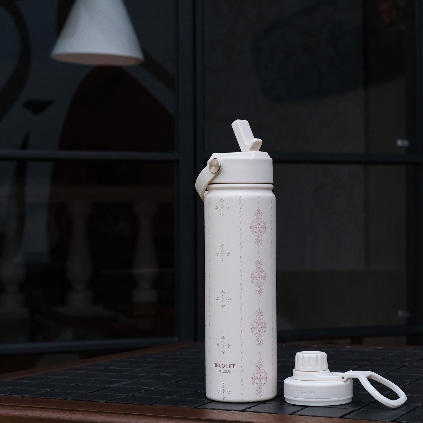 Tingo Life 25oz/750ml Insulated Stainless steel water bottle - Acanthus Leaves Design