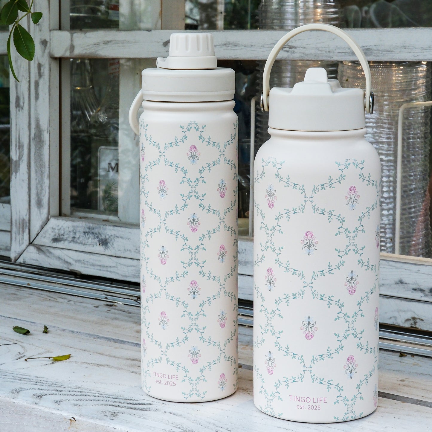 Tingo Life 32oz/1000ml Insulated Stainless steel water bottle - Vintage Victorian Vine Design